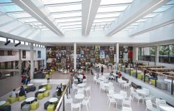 Braat 1844 - Da Vinci College atrium_ daglicht